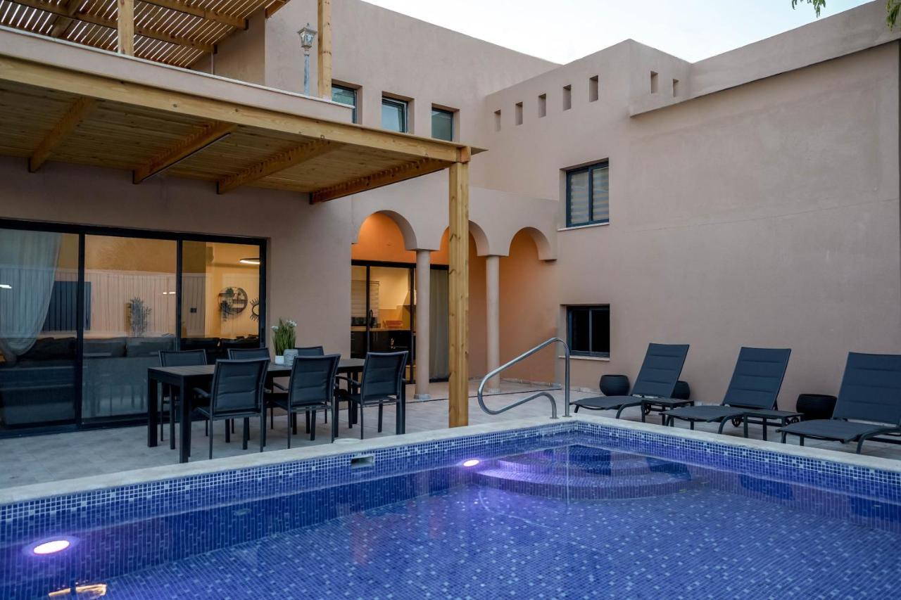 וילה רוני בריכה מחוממת Villa Roni Heated Pool Eilat Eksteriør billede