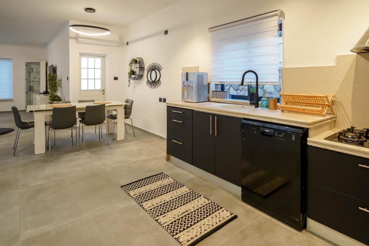 וילה רוני בריכה מחוממת Villa Roni Heated Pool Eilat Eksteriør billede